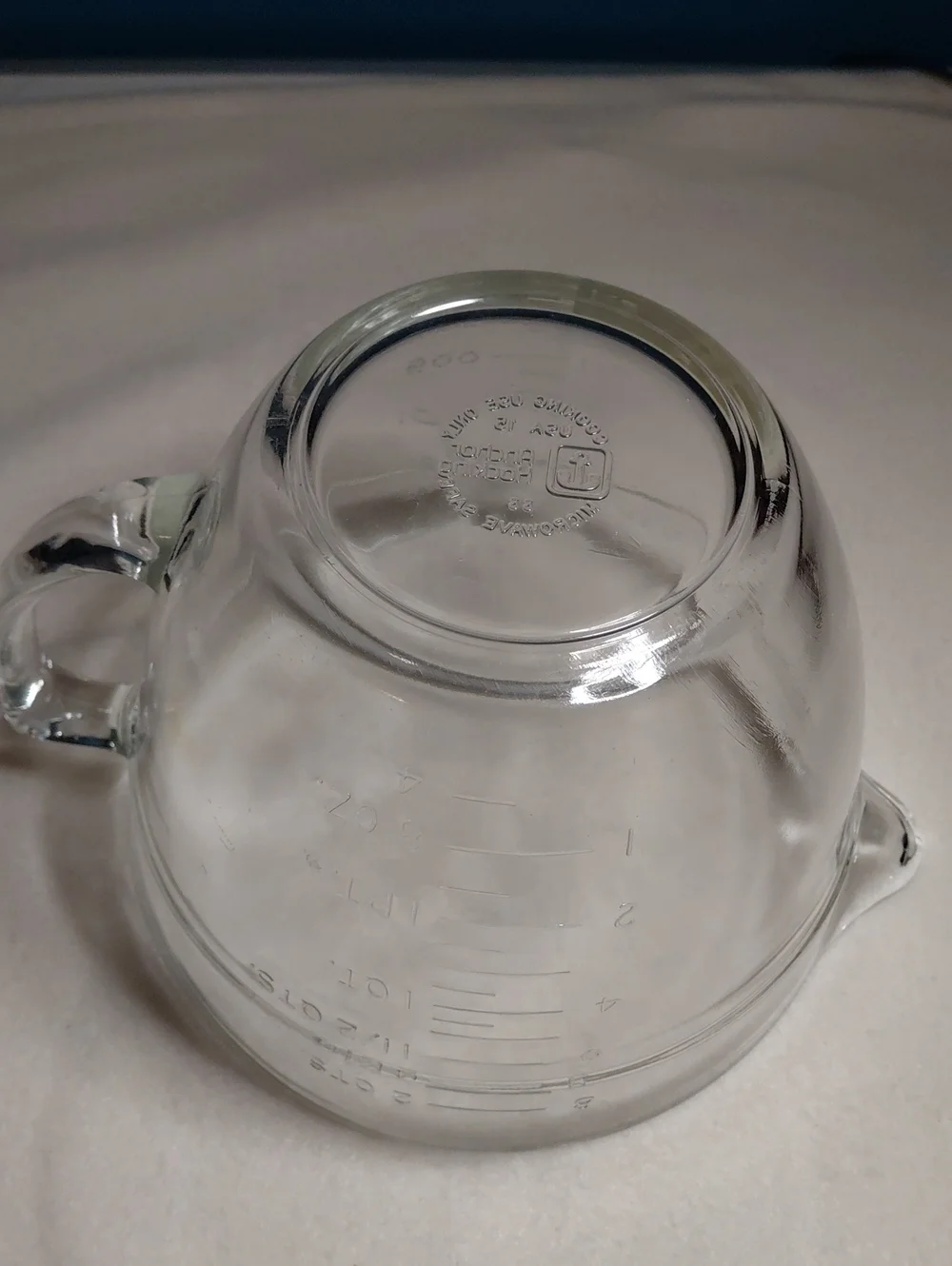 Anchor Hocking Clear, 2 QT. Glass Measuring Batter Bowl,with Handle and Spout